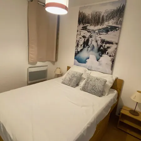 Apartment Renove Avec Wifi, Plein Sud, Sur Les Pistes, Parking Prive - 4 A 5 Pers. - Fr-1-445-157 Montgenevre