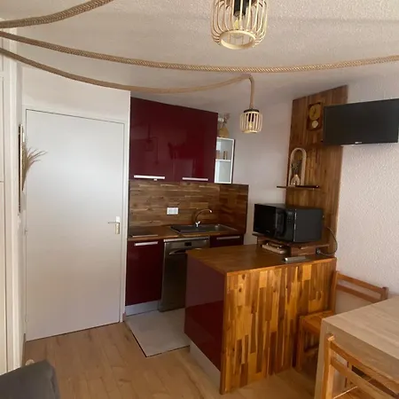 Apartment Renove Avec Wifi, Plein Sud, Sur Les Pistes, Parking Prive - 4 A 5 Pers. - Fr-1-445-157